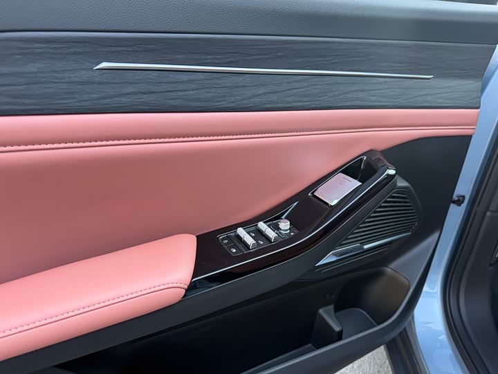 Фото 5 - Geely Galaxy L6