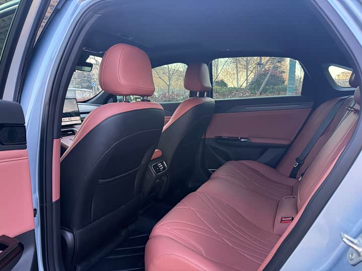 Фото 7 - Geely Galaxy L6