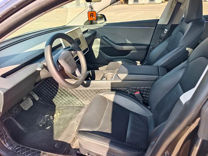 Фото 7 - Tesla Model 3