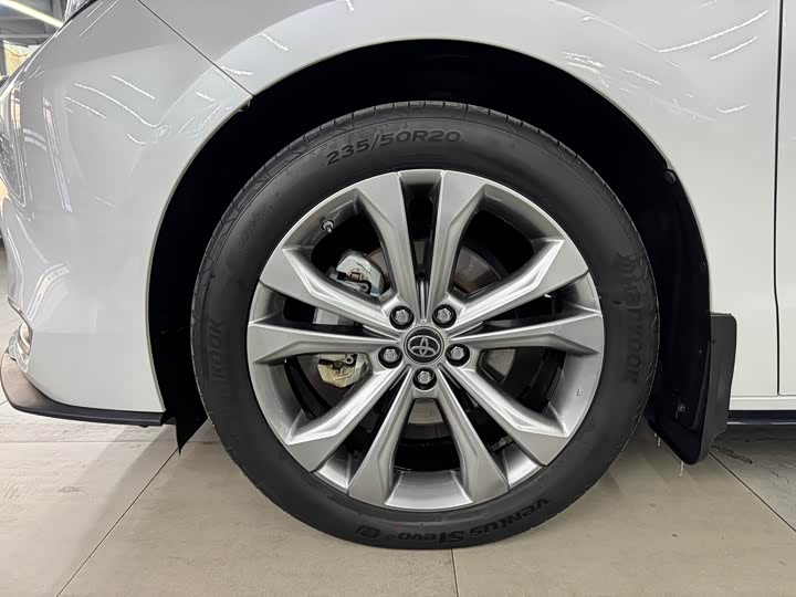 Фото 4 - Toyota Sienna