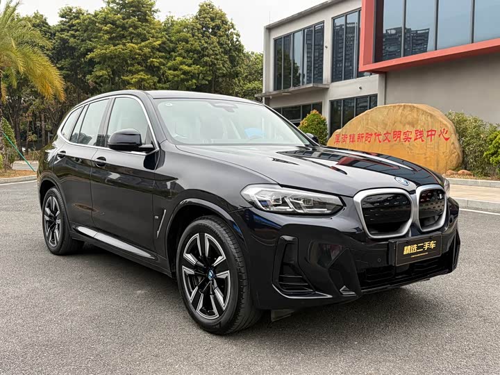 Фото 3 - BMW iX3