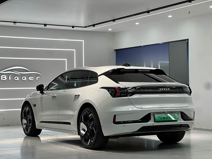 Фото 5 - Zeekr 001