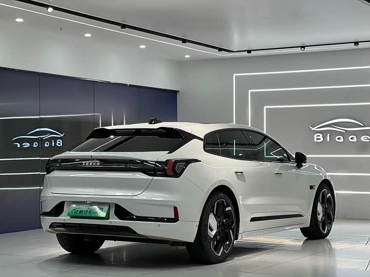 Фото 6 - Zeekr 001