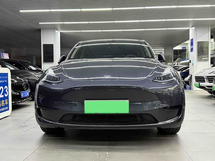 Фото 2 - Tesla Model Y