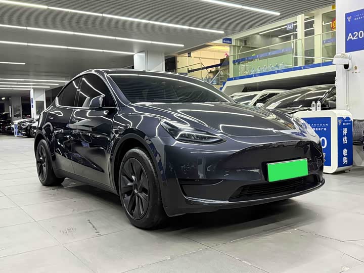 Фото 3 - Tesla Model Y