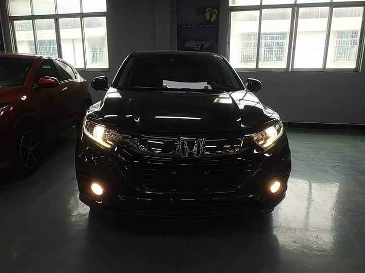 Фото 3 - Honda Vezel