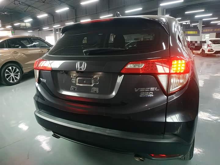 Фото 6 - Honda Vezel