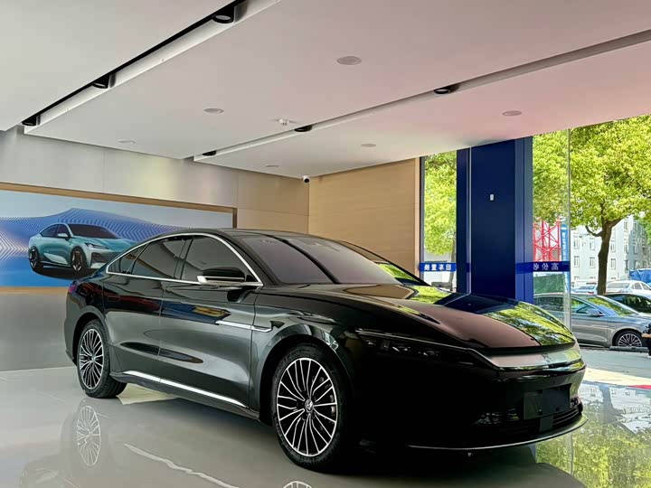 Фото 3 - BYD Han