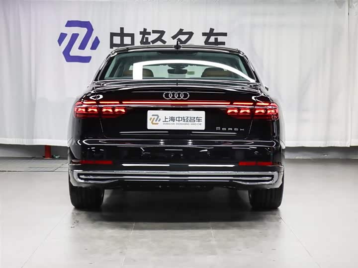 Фото 4 - Audi A8