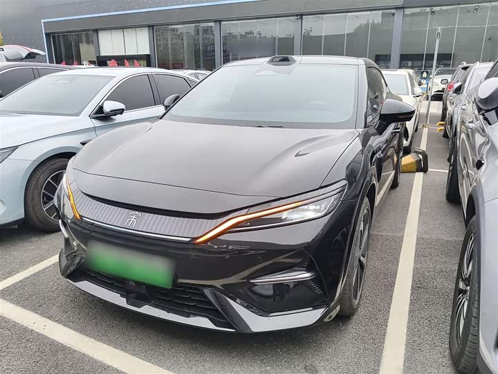 Фото 2 - BYD Song L