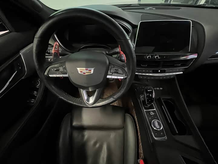 Фото 9 - Cadillac CT5