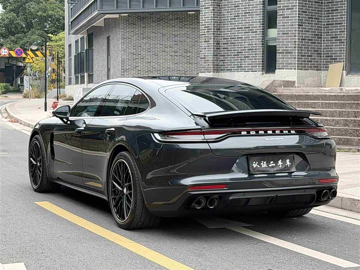 Фото 3 - Porsche Panamera