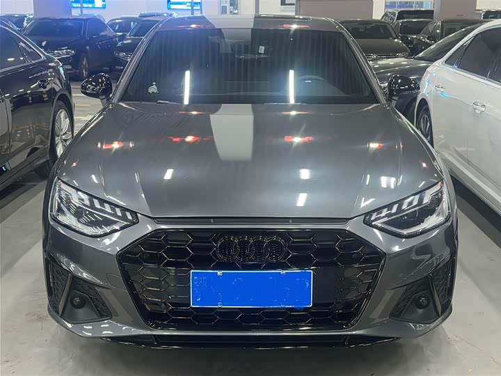 Фото 2 - Audi A4L