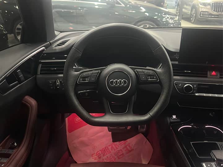 Фото 8 - Audi A4L