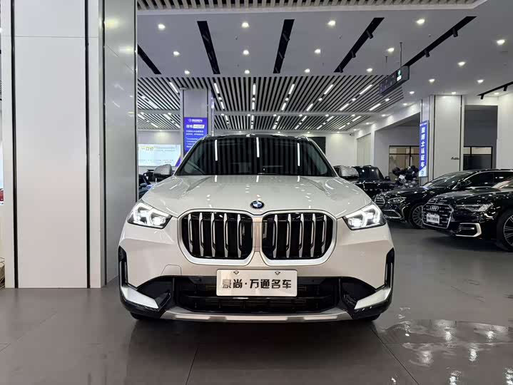 Фото 2 - BMW X1