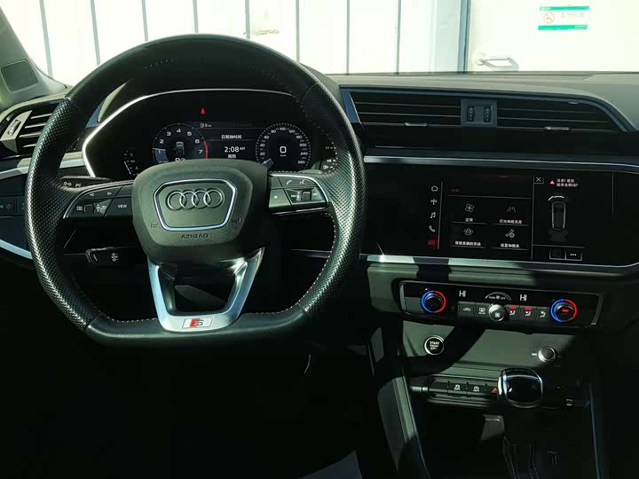 Фото 8 - Audi Q3 Sportback