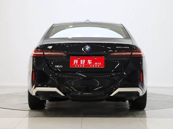Фото 5 - BMW i5