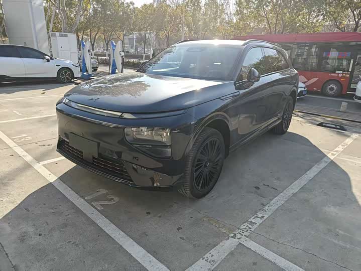 Фото 2 - XPeng G9