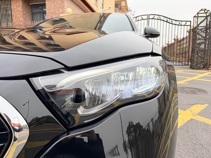 Фото 4 - Mercedes-Benz E-Class