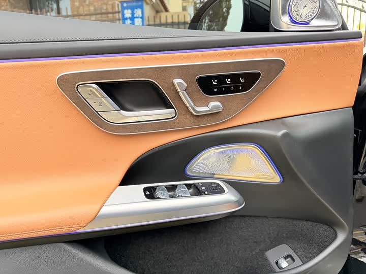 Фото 7 - Mercedes-Benz E-Class