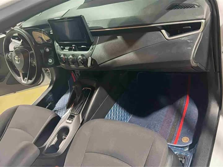 Фото 5 - Toyota Corolla