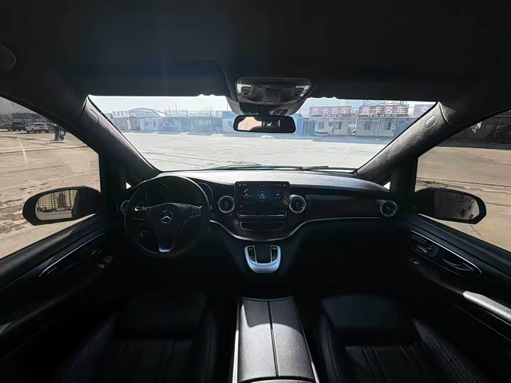 Фото 7 - Mercedes-Benz V-Class