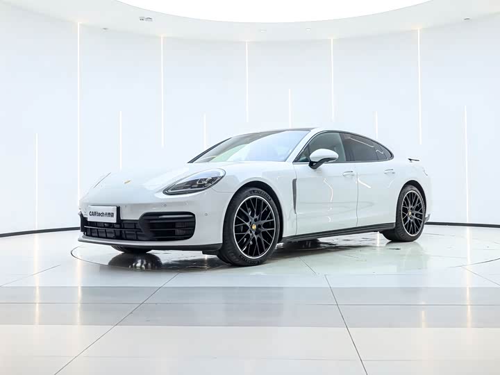 Фото 1 - Porsche Panamera