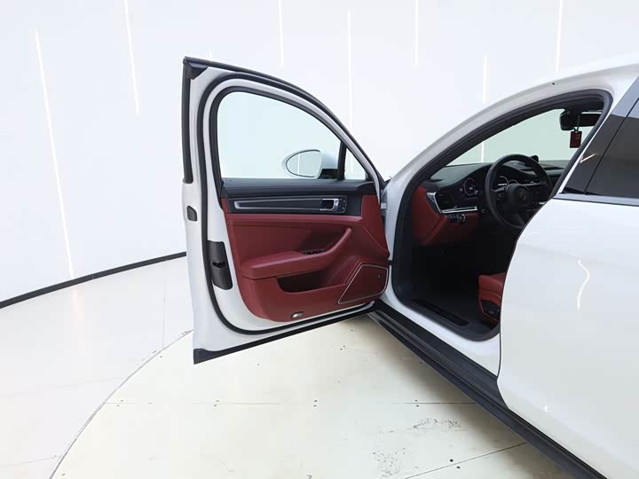 Фото 2 - Porsche Panamera