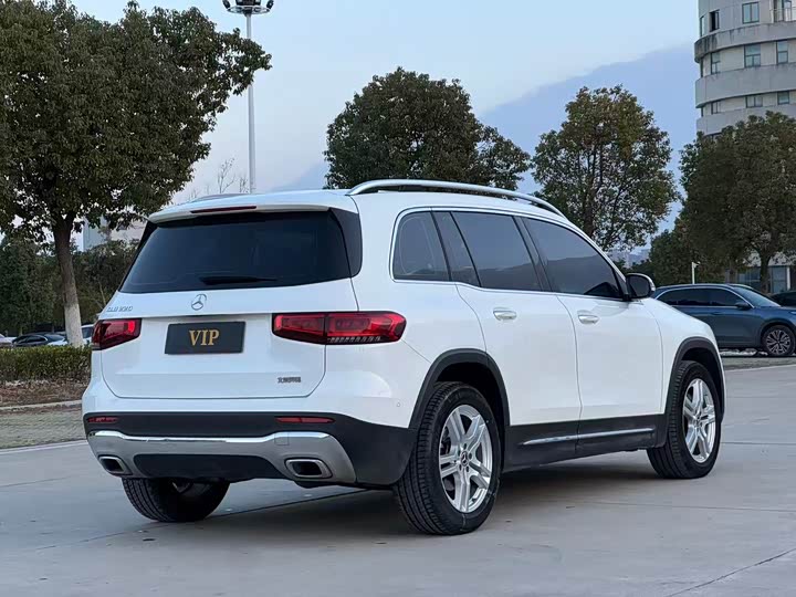 Фото 8 - Mercedes-Benz GLB-Class