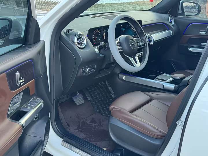 Фото 9 - Mercedes-Benz GLB-Class