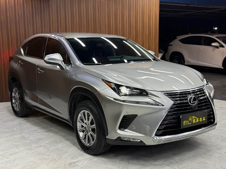 Фото 3 - Lexus NX