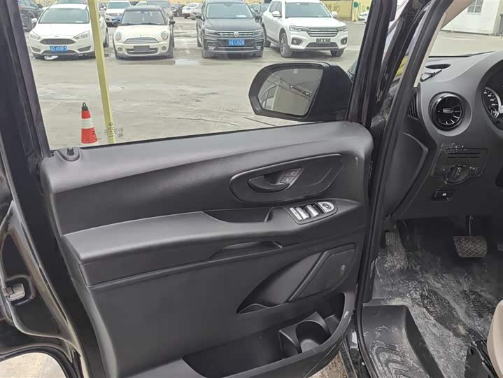 Фото 7 - Mercedes-Benz Vito