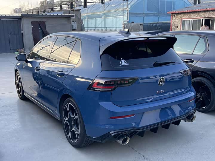 Фото 5 - Volkswagen Golf GTI