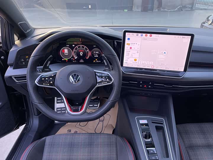 Фото 7 - Volkswagen Golf GTI