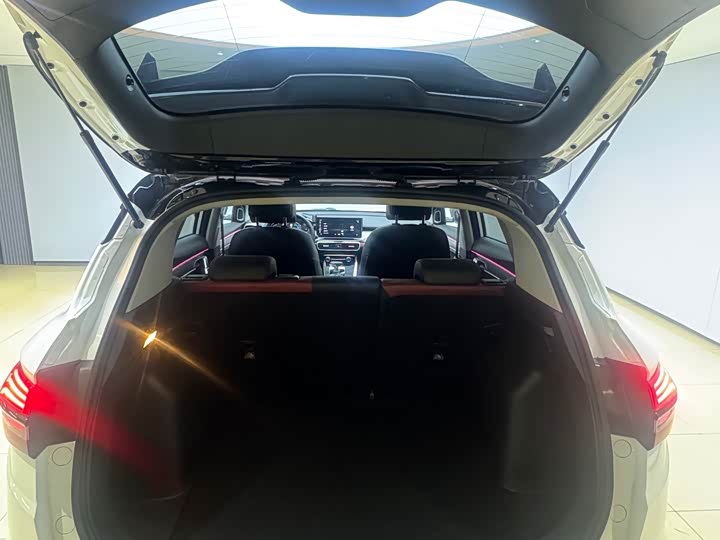 Фото 7 - Geely Coolray