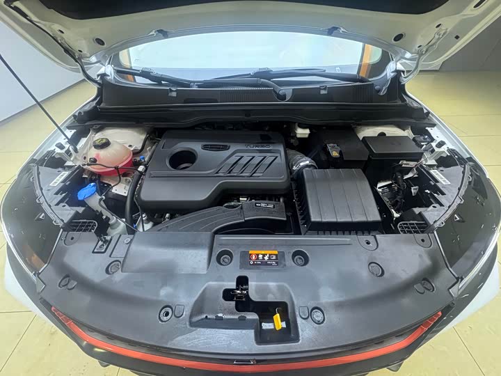 Фото 8 - Geely Coolray