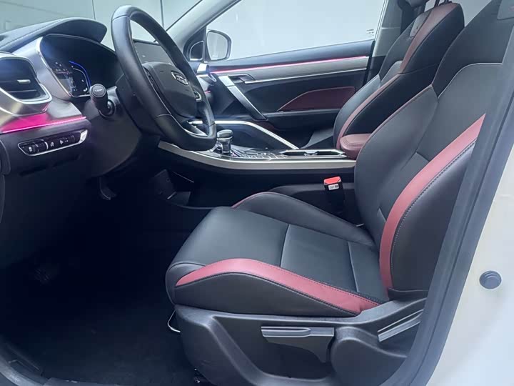 Фото 9 - Geely Coolray