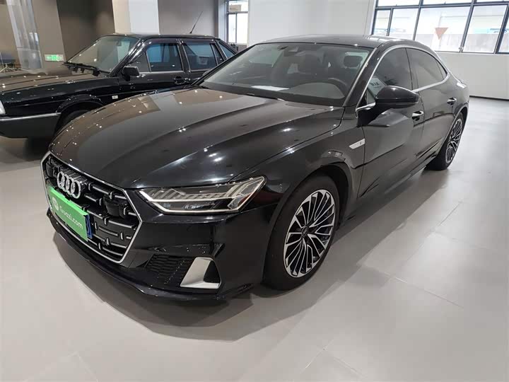 Фото 2 - Audi A7L