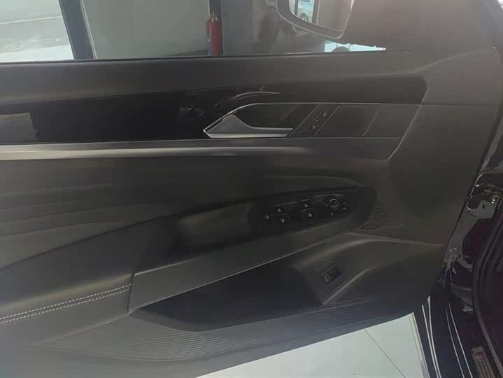 Фото 7 - Volkswagen Passat