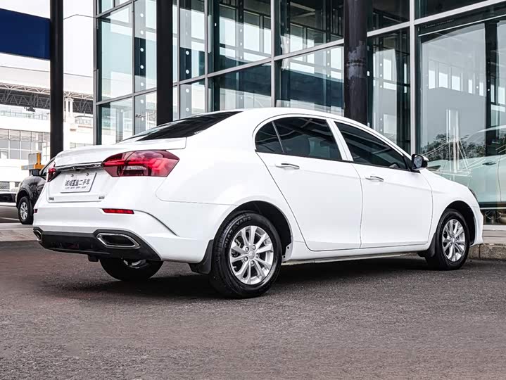 Фото 6 - Geely Emgrand