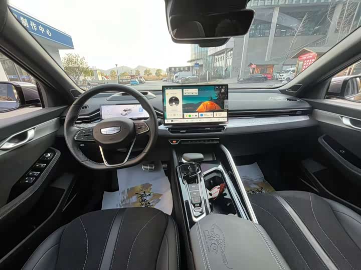 Фото 6 - Geely Preface