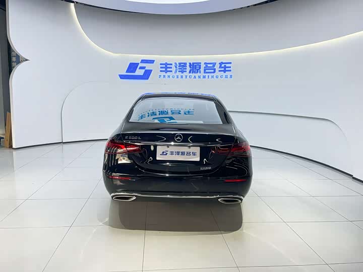 Фото 5 - Mercedes-Benz E-Class