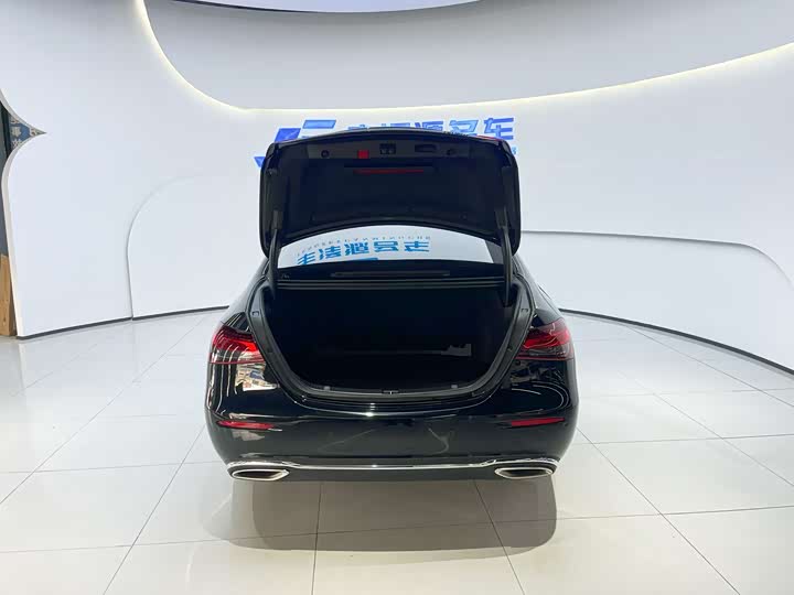 Фото 6 - Mercedes-Benz E-Class