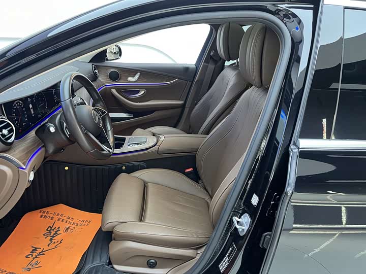 Фото 7 - Mercedes-Benz E-Class