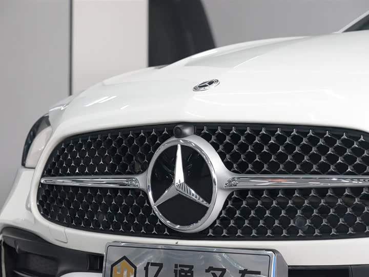 Фото 4 - Mercedes-Benz C-Class