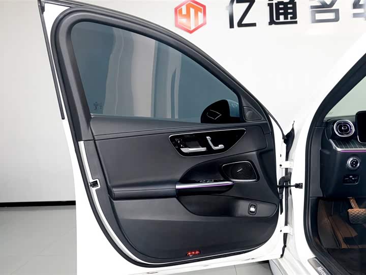 Фото 7 - Mercedes-Benz C-Class