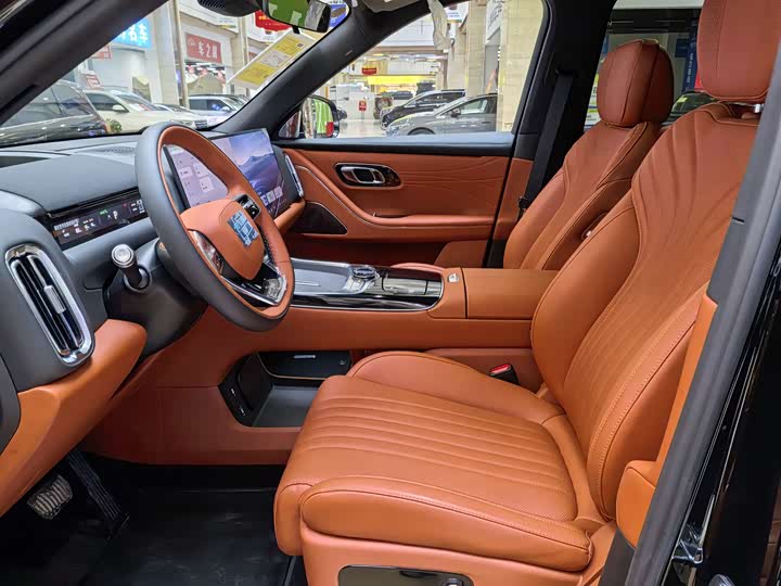 Фото 4 - Geely Galaxy M9