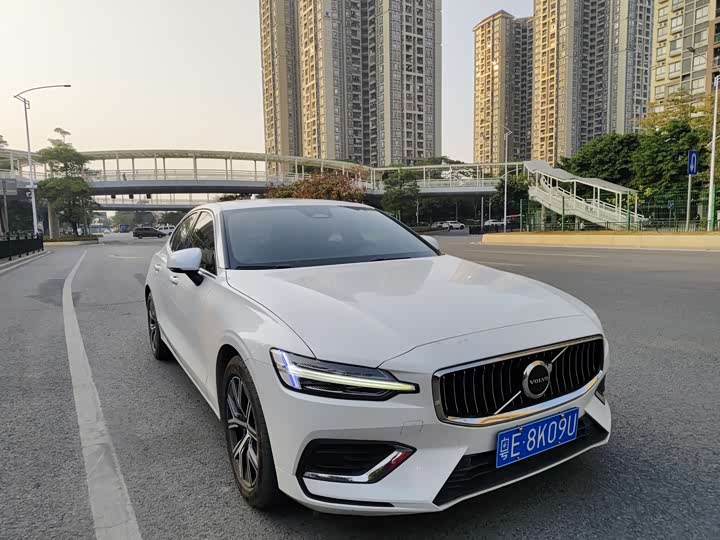Фото 5 - Volvo S60