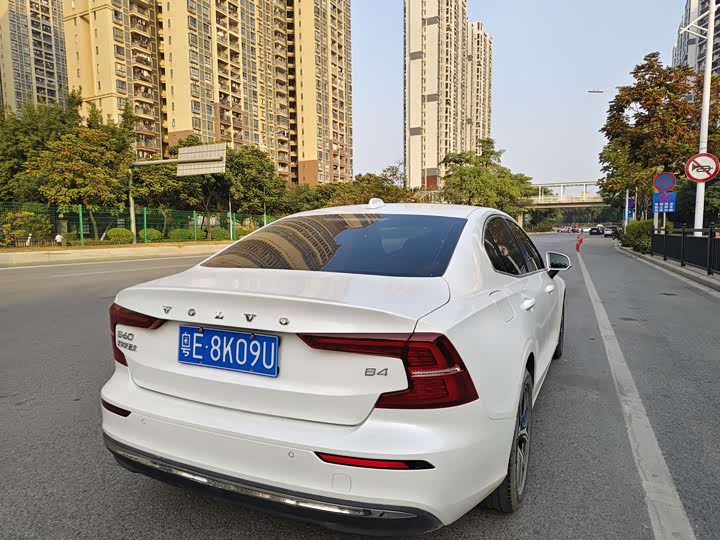 Фото 6 - Volvo S60