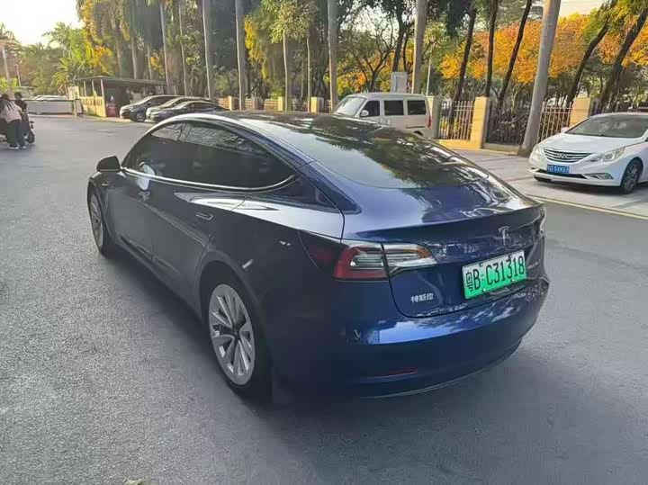 Фото 9 - Tesla Model 3